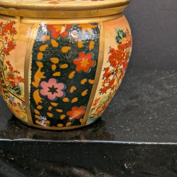 Chinese Satsuma Style Hand Painted Porcelain Pot Vase Planter 2 3/4 Inch - Picture 2 of 7